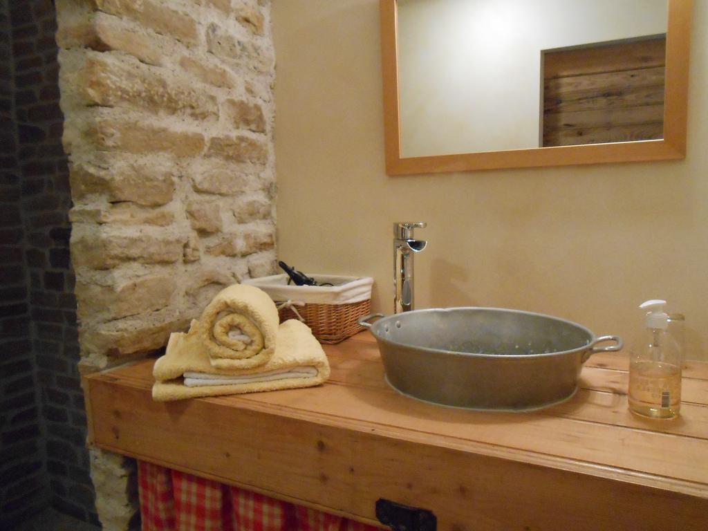 Bed and Breakfast Les Grands Prés Geney Habitación foto